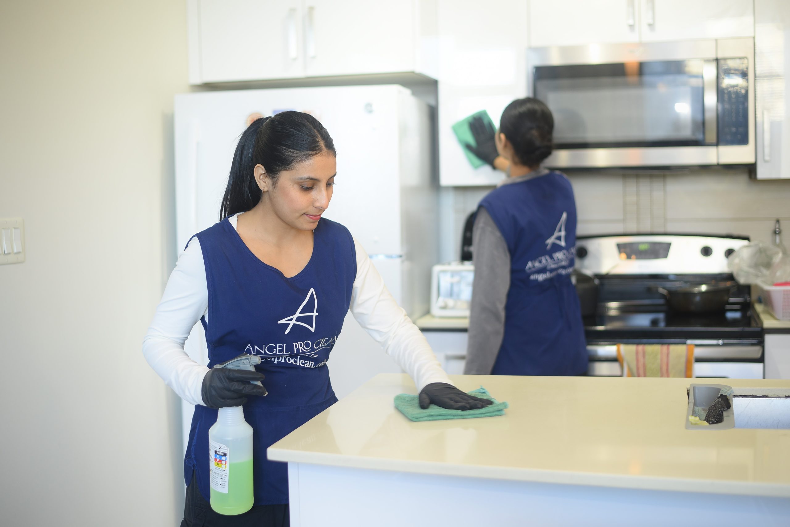 Why Hire a Cleaning Service? The Ultimate Guide to a Cleaner, Healthier Space